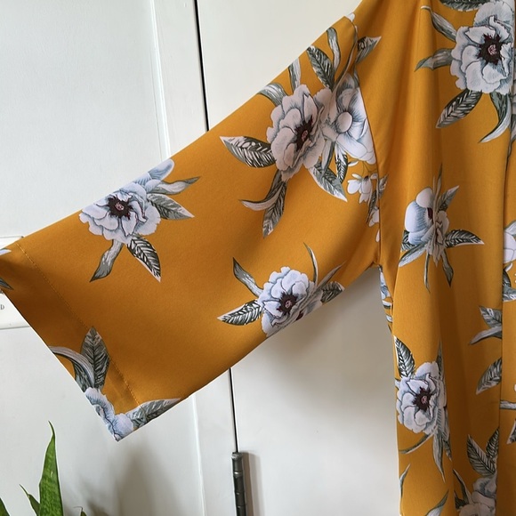 STREETWEAR SOCIETY |  Mustard Yellow Floral Kimono - Picture 6 of 10